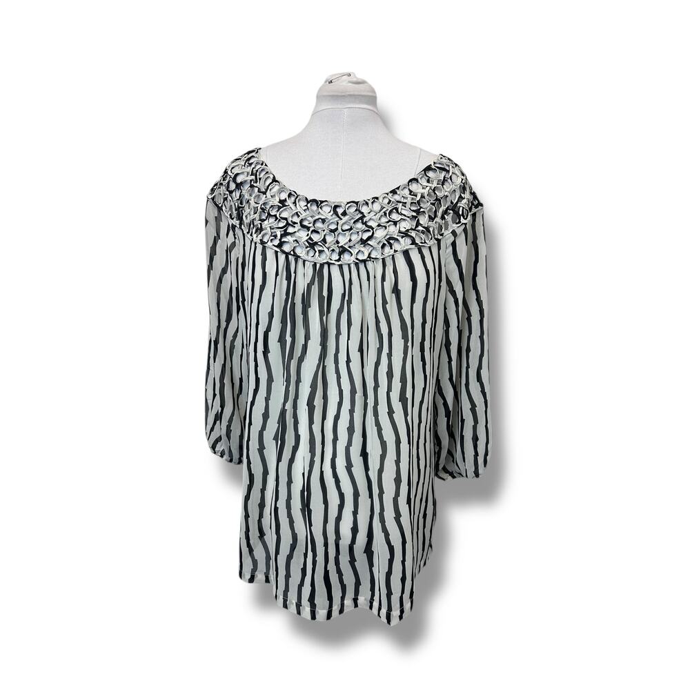 Umgee Women’s 3/4 Sleeve Embellished Boatneck Sheer Tunic Black/White 1XL